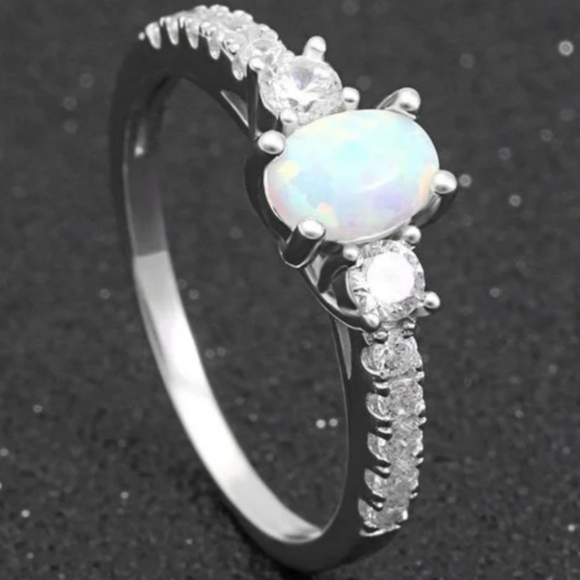 Ring - Picture 3 of 4